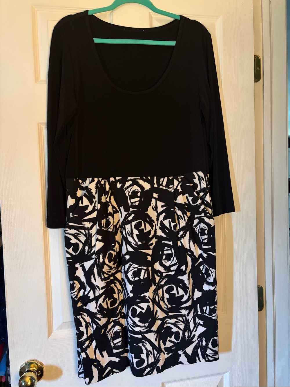 Vintage Calvin Klein Black & White Floral Print Scoop-Neck Dress